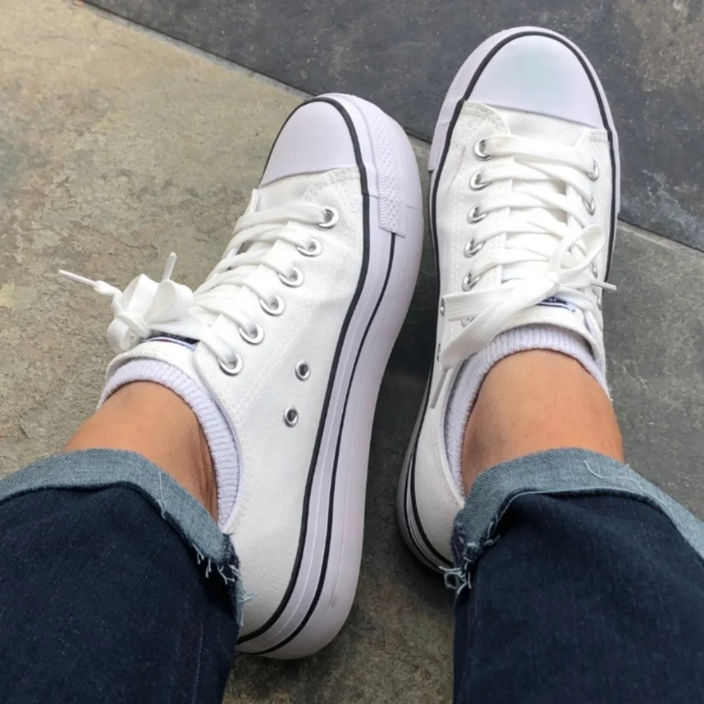 Women's Platform Low Top Casual Sneakers - Picture 2 of 2